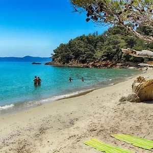 mazet-de-la-mer-54m2-lavandou-100m-plage-avec-piscine.fr-provencehotel.com/